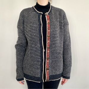 Woolrich patterned wool button-down cardigan sweater. 🩶